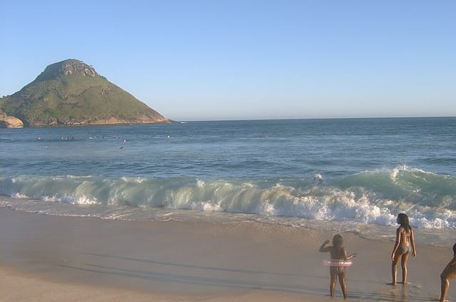 Pico de surf Barra do Pontal, Rio de Janeiro, Brasil