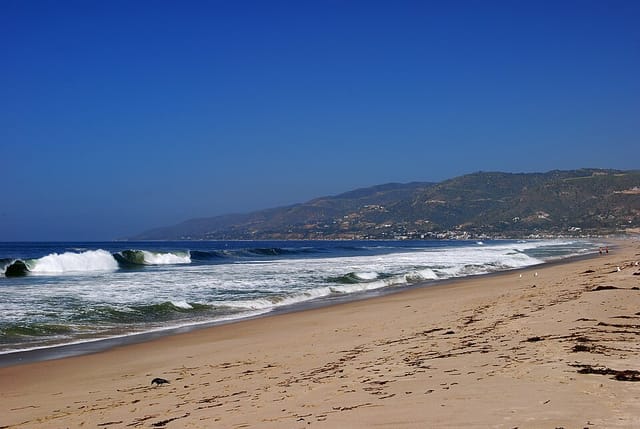 Pico de surf Zuma Beach, California, Estados Unidos